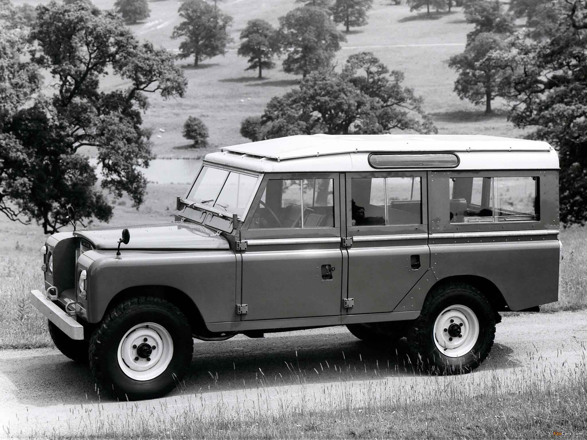 Land Rover Series III 109 1971–79 images (2048 x 1536)