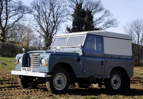 Land Rover Series III 88 Hard Top 1971–85 images