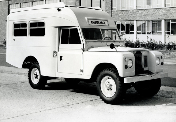 Land Rover Series III 109 Ambulance pictures