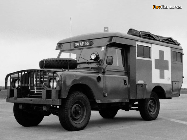 Land Rover Series III 109 Ambulance pictures (640 x 480)
