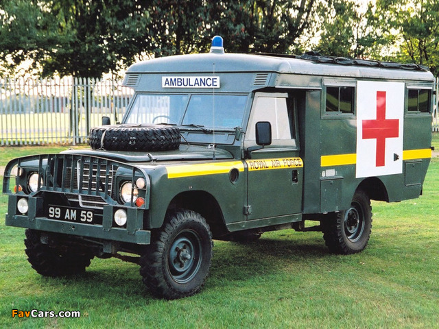 Photos of Land Rover Series III 109 Ambulance (640 x 480)
