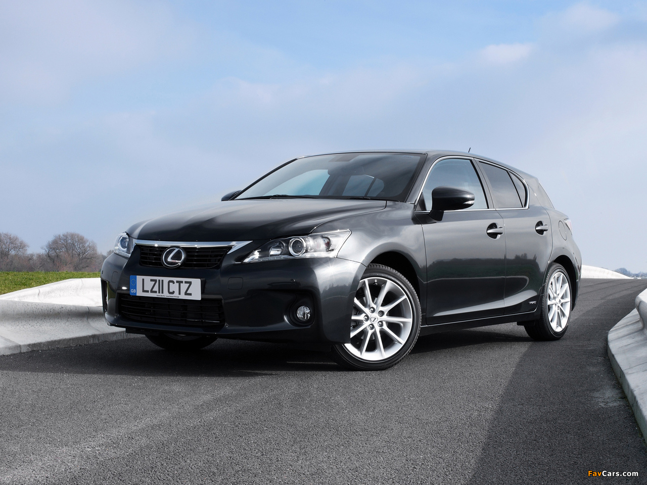 Photos of Lexus CT 200h UK-spec 2010–14 (1280 x 960)