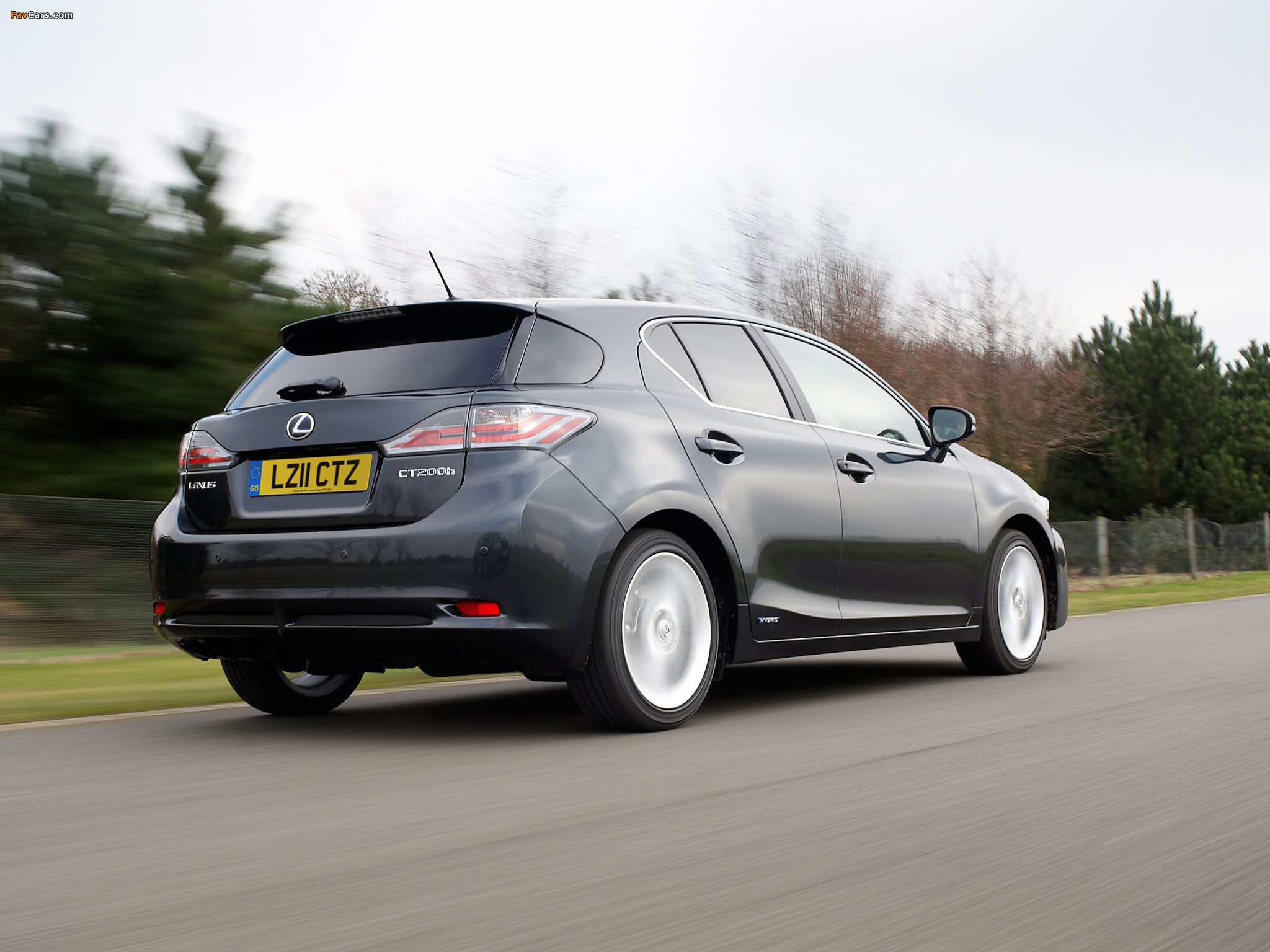 Photos of Lexus CT 200h UK-spec 2010–14 (2048 x 1536)