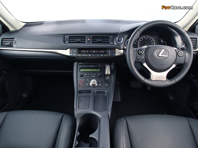 Photos of Lexus CT 200h ZA-spec 2014 (640 x 480)