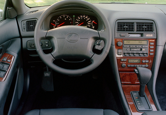 Lexus ES 300 1997–2001 wallpapers