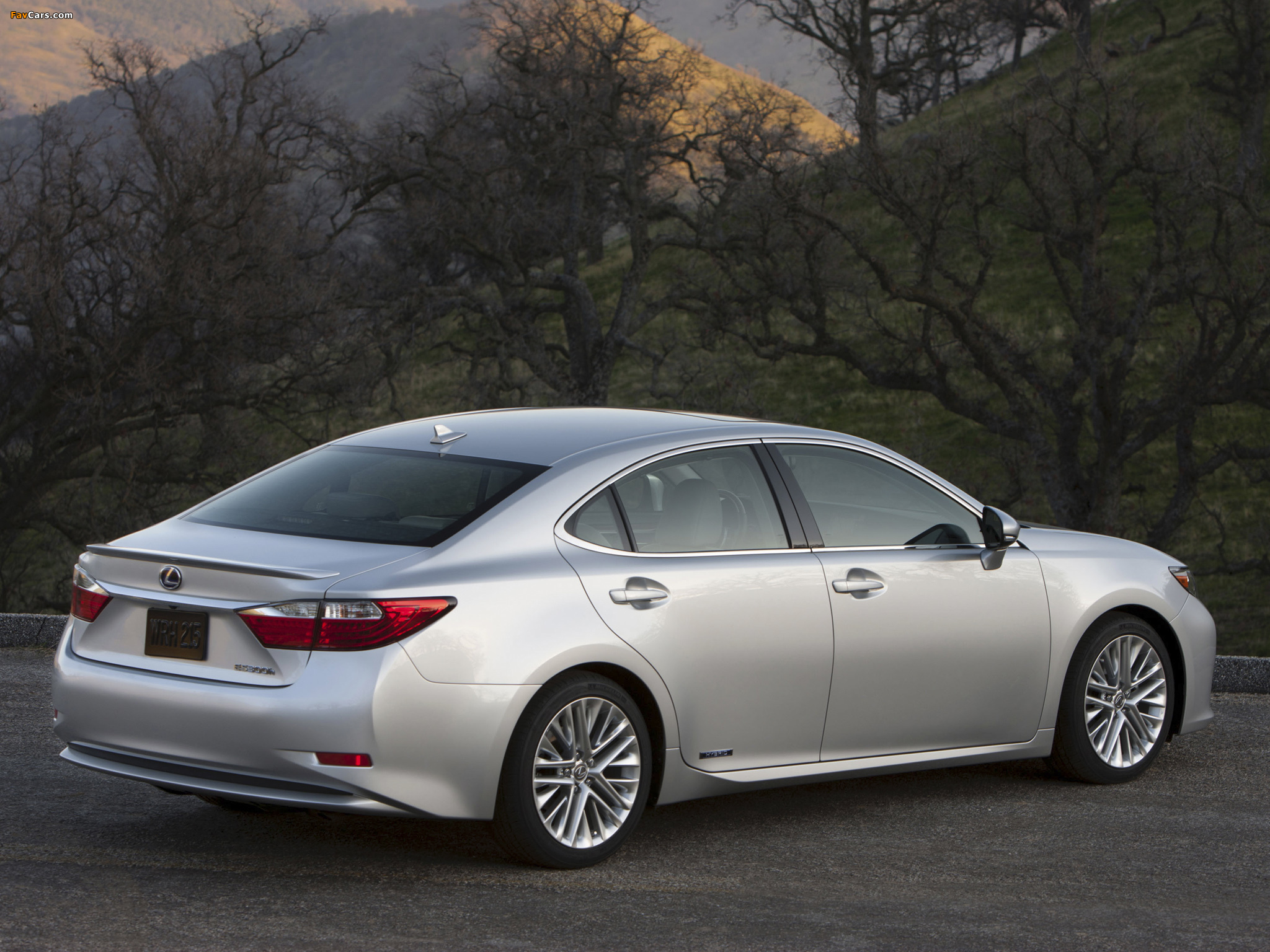 Lexus ES 300h 2012 photos (2048 x 1536)