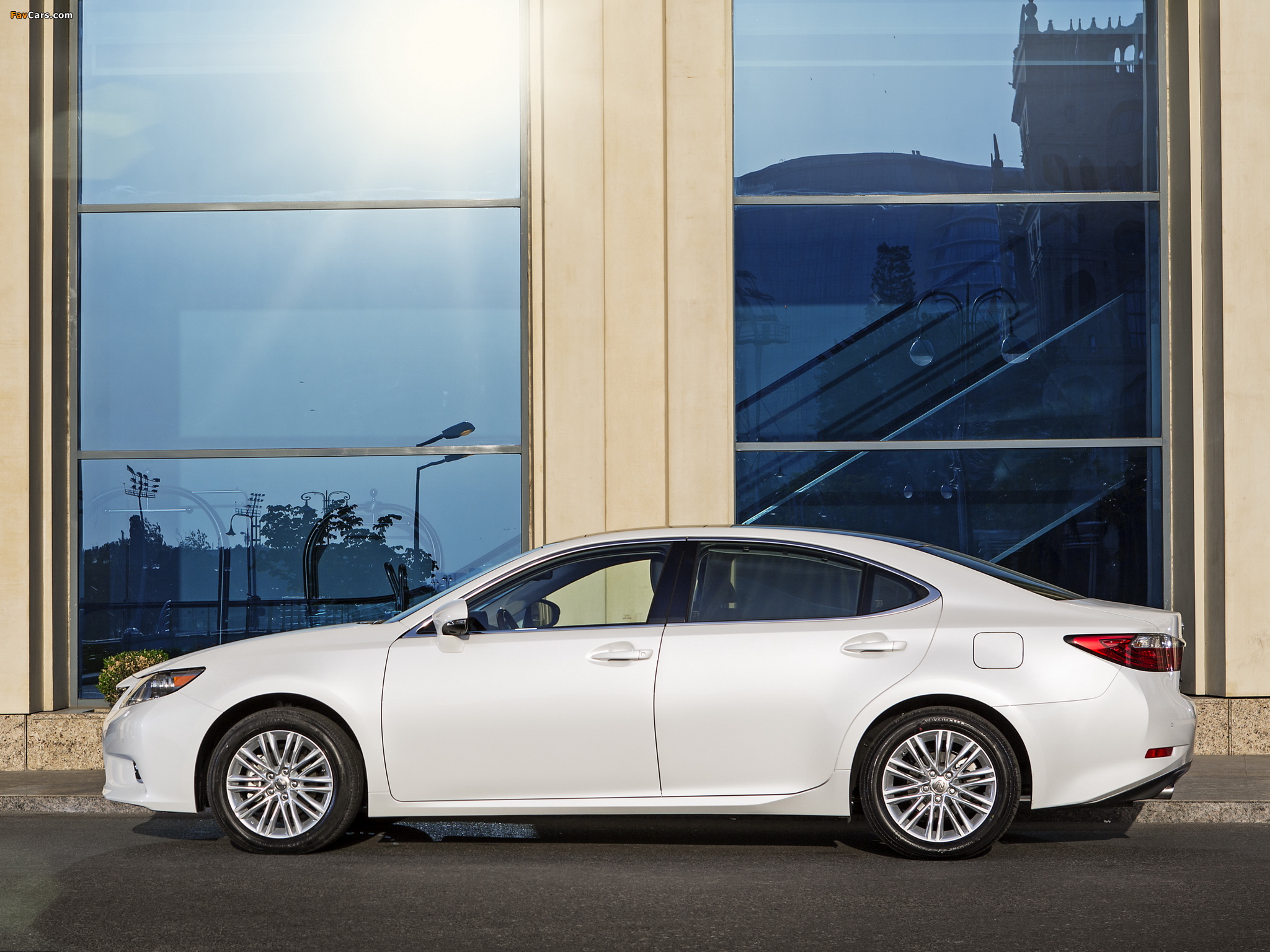 Lexus ES 350 CIS-spec 2013 wallpapers (2048 x 1536)