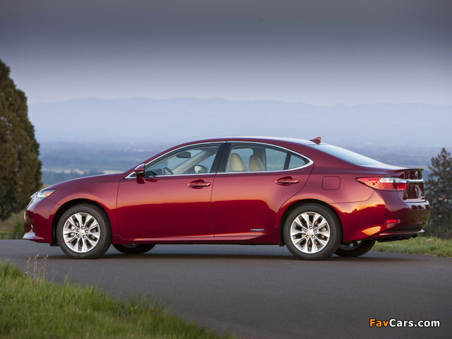 Lexus ES 300h 2012 wallpapers (640 x 480)