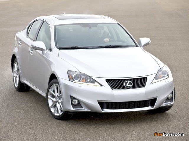 Images of Lexus IS 350 AWD (XE20) 2010–13 (640 x 480)