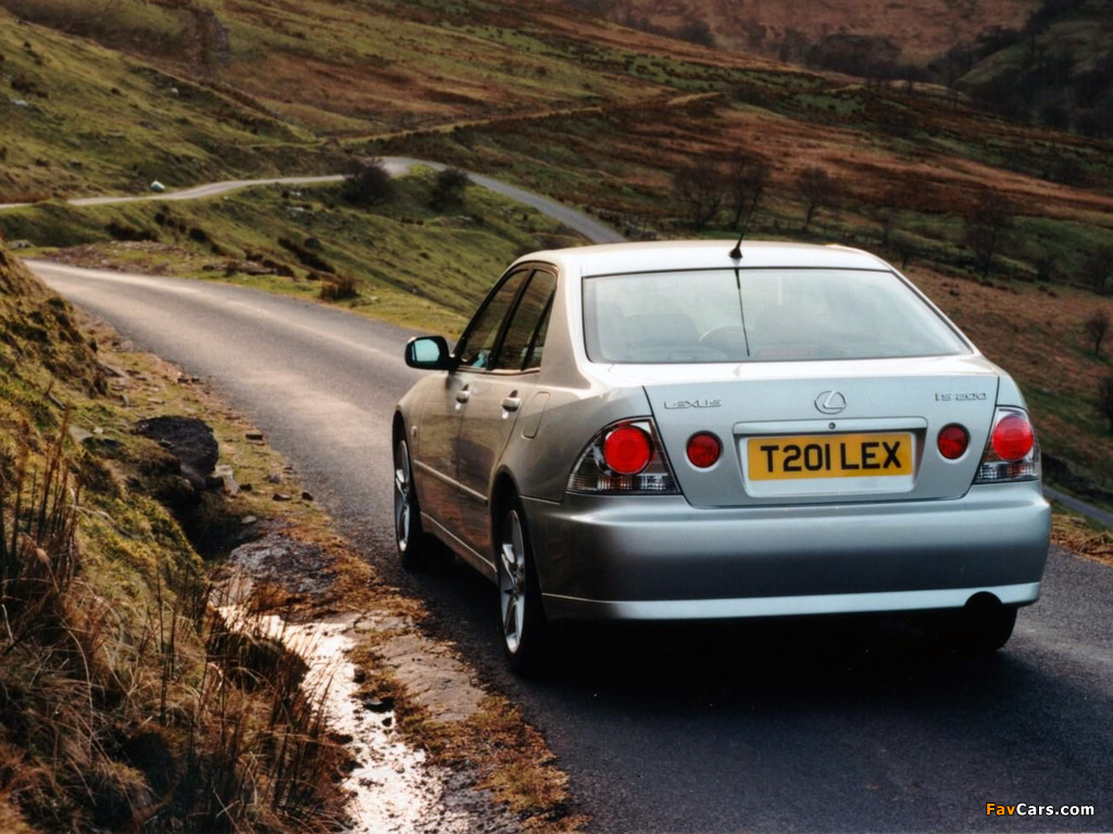 Lexus IS 200 UK-spec (XE10) 1999–2005 images (1024 x 768)