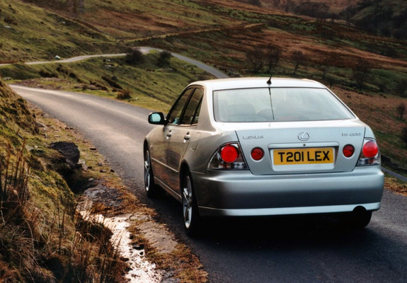 Lexus IS 200 UK-spec (XE10) 1999–2005 images