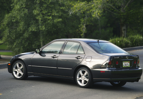 Lexus IS 300 (XE10) 2001–05 images