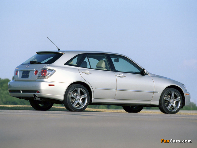 Lexus IS 300 SportCross US-spec (XE10) 2001–05 photos (640 x 480)