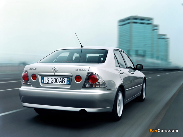 Lexus IS 300 EU-spec (XE10) 2001–05 pictures (640 x 480)