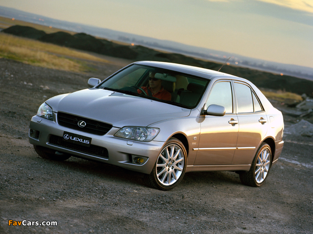 Lexus IS 300 Platinum Edition (XE10) 2003 photos (640 x 480)