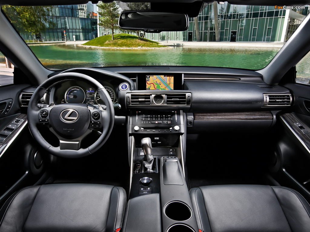 Lexus IS 300h EU-spec (XE30) 2013 images (1024 x 768)