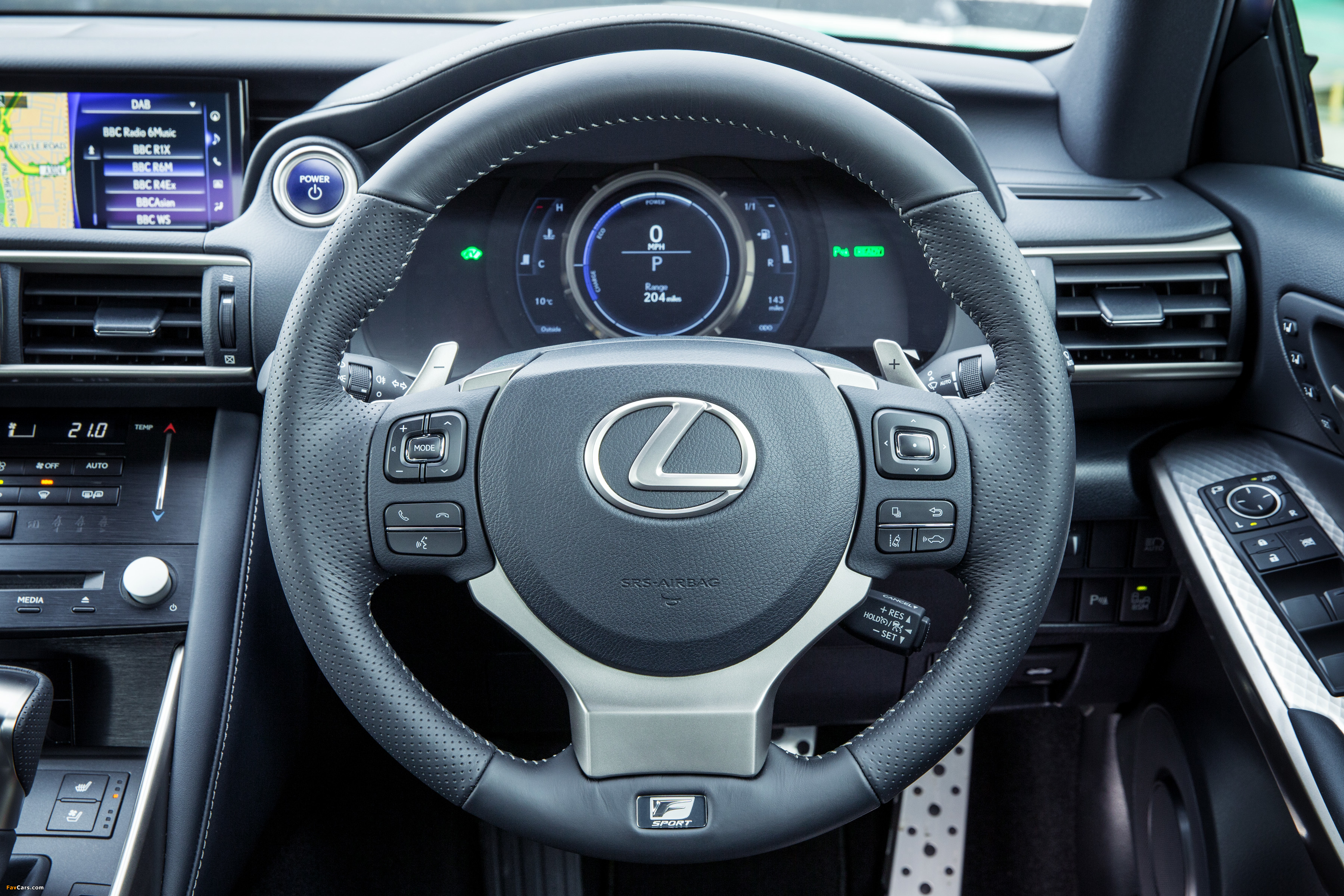 Lexus IS 300h F SPORT UK-spec 2016 pictures (3600 x 2400)