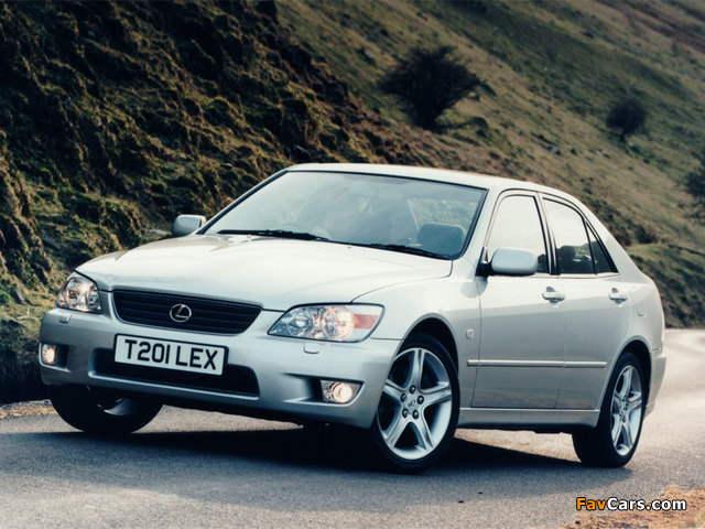 Photos of Lexus IS 200 UK-spec (XE10) 1999–2005 (640 x 480)