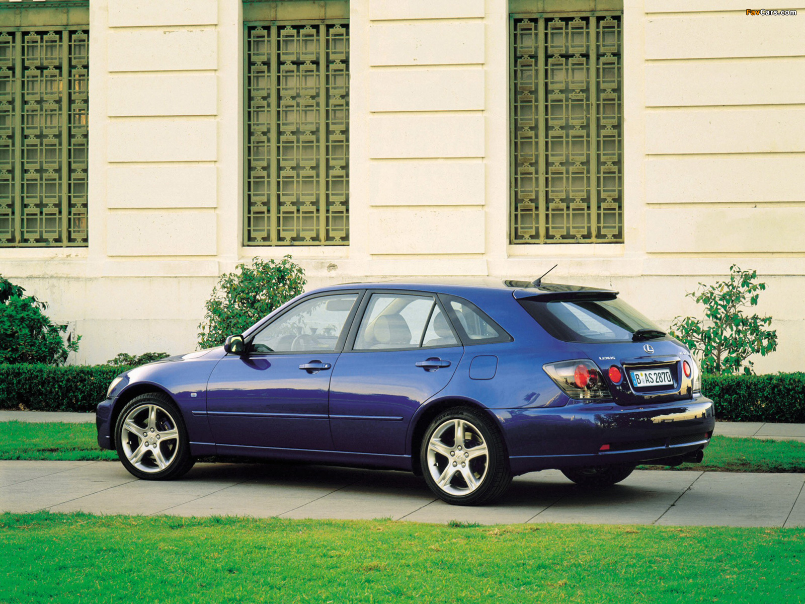 Photos of Lexus IS 300 SportCross EU-spec (XE10) 2001–05 (1600 x 1200)