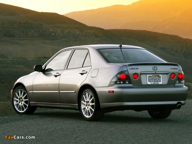 Photos of Lexus IS 300 Sport (XE10) 2003–05 (640 x 480)
