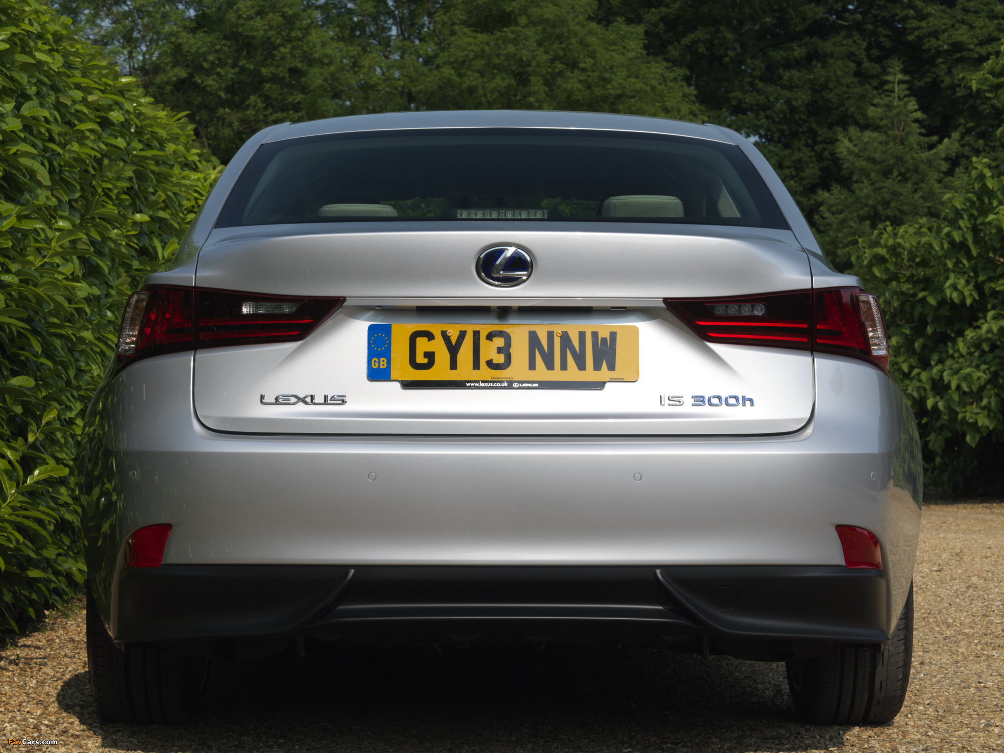 Photos of Lexus IS 300h UK-spec (XE30) 2013 (2048 x 1536)