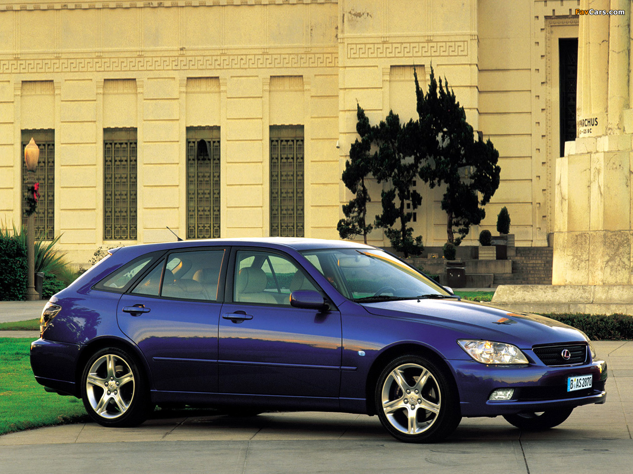 Pictures of Lexus IS 300 SportCross EU-spec (XE10) 2001–05 (1280 x 960)