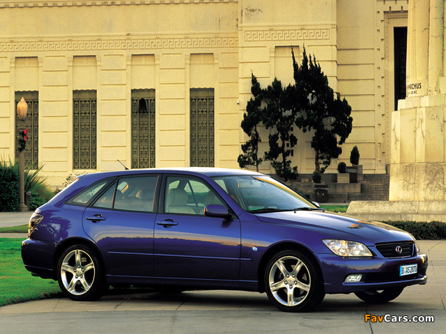 Pictures of Lexus IS 300 SportCross EU-spec (XE10) 2001–05 (640 x 480)