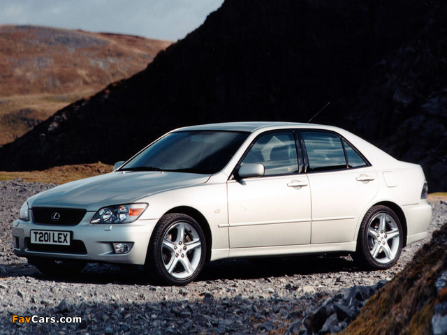 Lexus IS 200 UK-spec (XE10) 1999–2005 wallpapers (640 x 480)