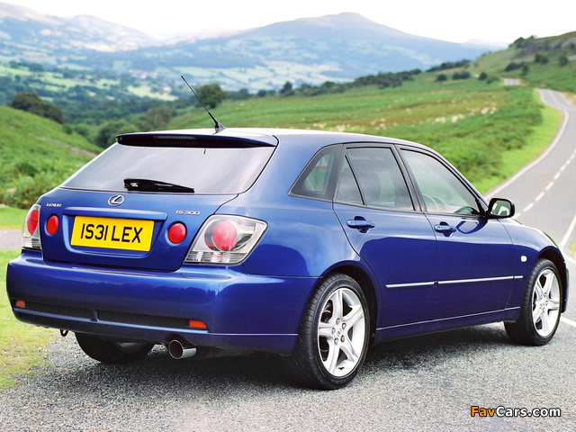 Lexus IS 300 SportCross UK-spec (XE10) 2001–05 wallpapers (640 x 480)