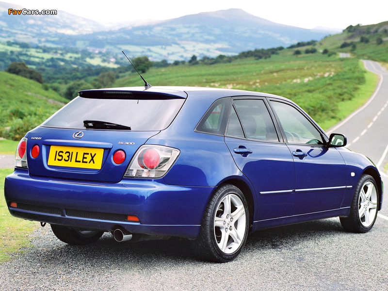 Lexus IS 300 SportCross UK-spec (XE10) 2001–05 wallpapers (800 x 600)