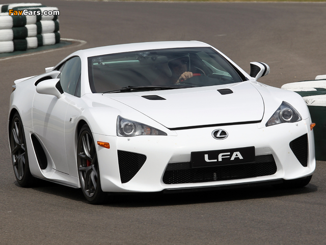 Images of Lexus LFA JP-spec 2010–12 (640 x 480)