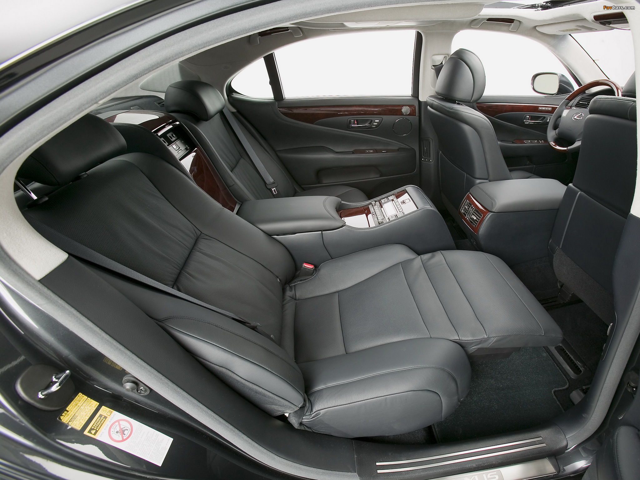 Images of Lexus LS 600h L (UVF45) 2007–09 (2048 x 1536)
