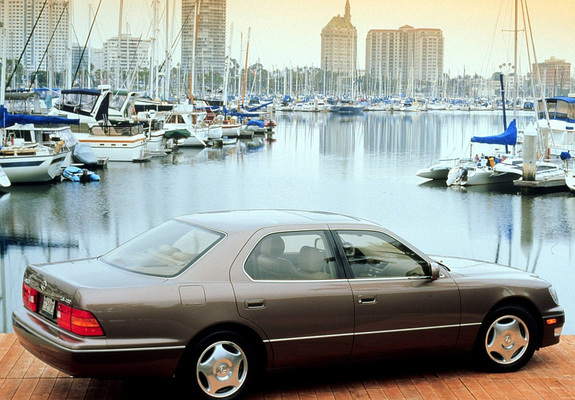 Lexus LS 400 US-spec (UCF20) 1997–2000 images