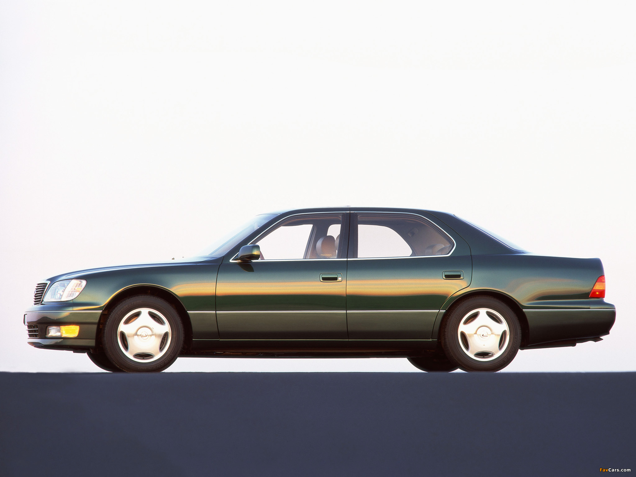 Lexus LS 400 (UCF20) 1997–2000 images (2048 x 1536)