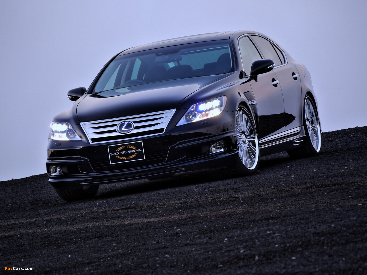 Photos of WALD Lexus LS 600h Executive Line (UVF45) 2010 (1280 x 960)