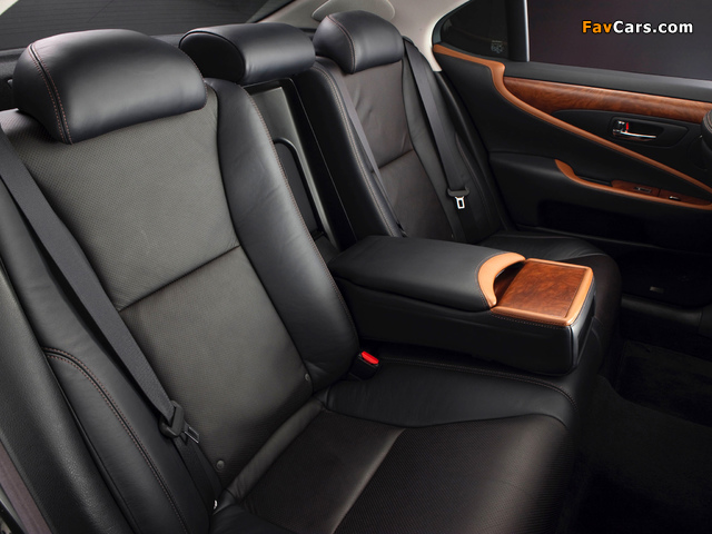 Photos of Lexus LS 460 Touring Edition (USF40) 2011–12 (640 x 480)