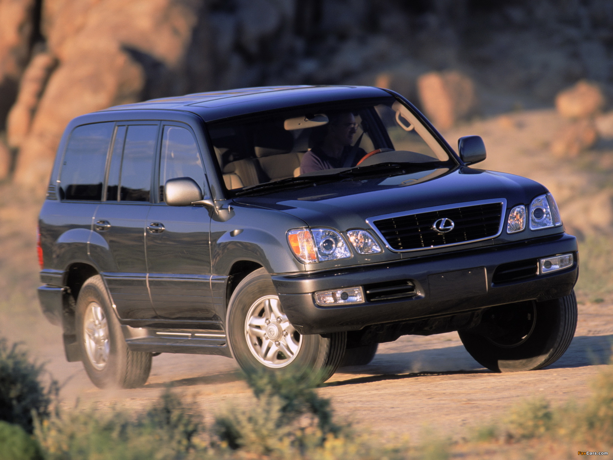 Lexus LX 470 (UZJ100) 2001–03 pictures (2048 x 1536)