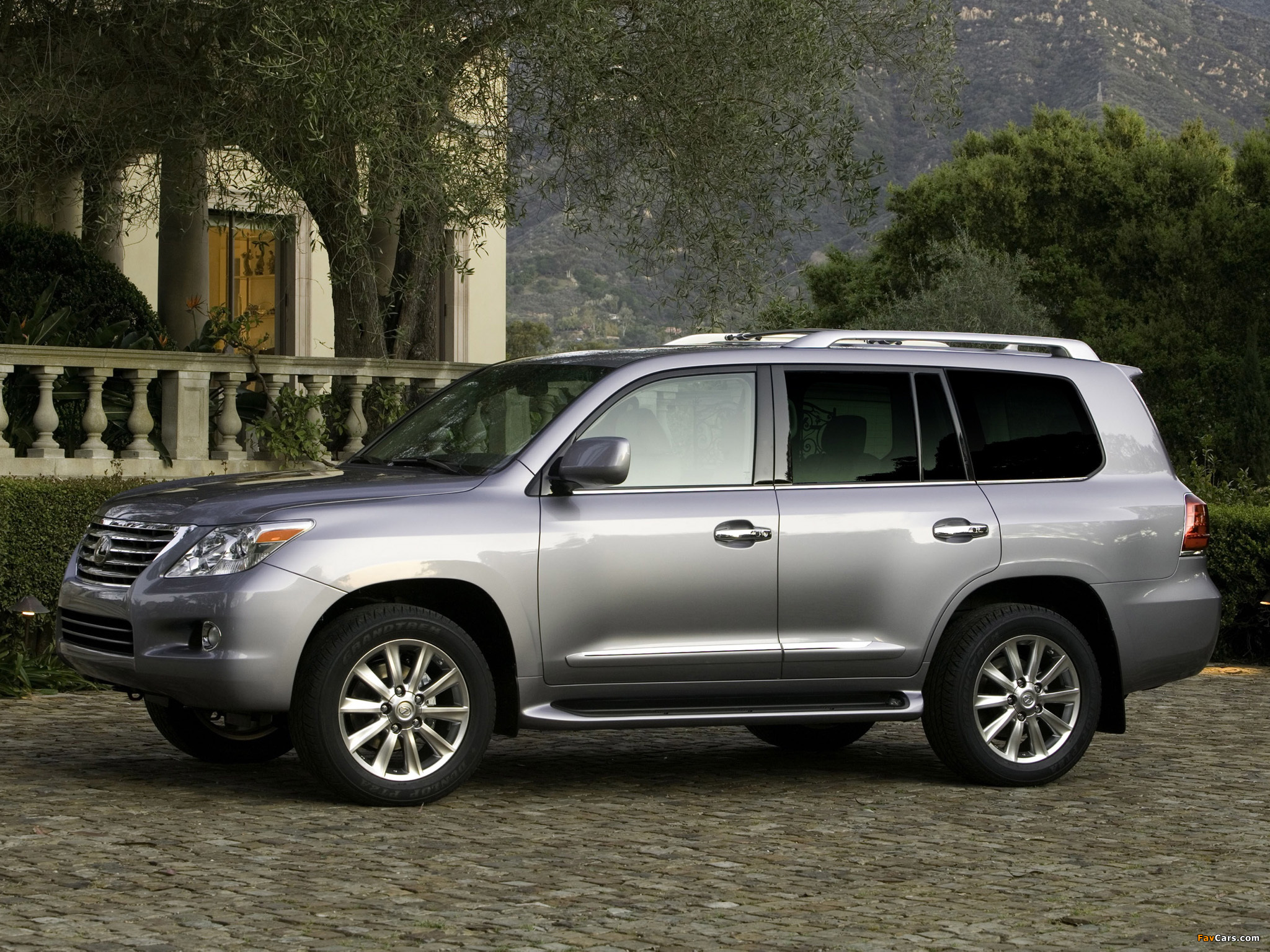 Photos of Lexus LX 570 (URJ200) 2008–12 (2048 x 1536)