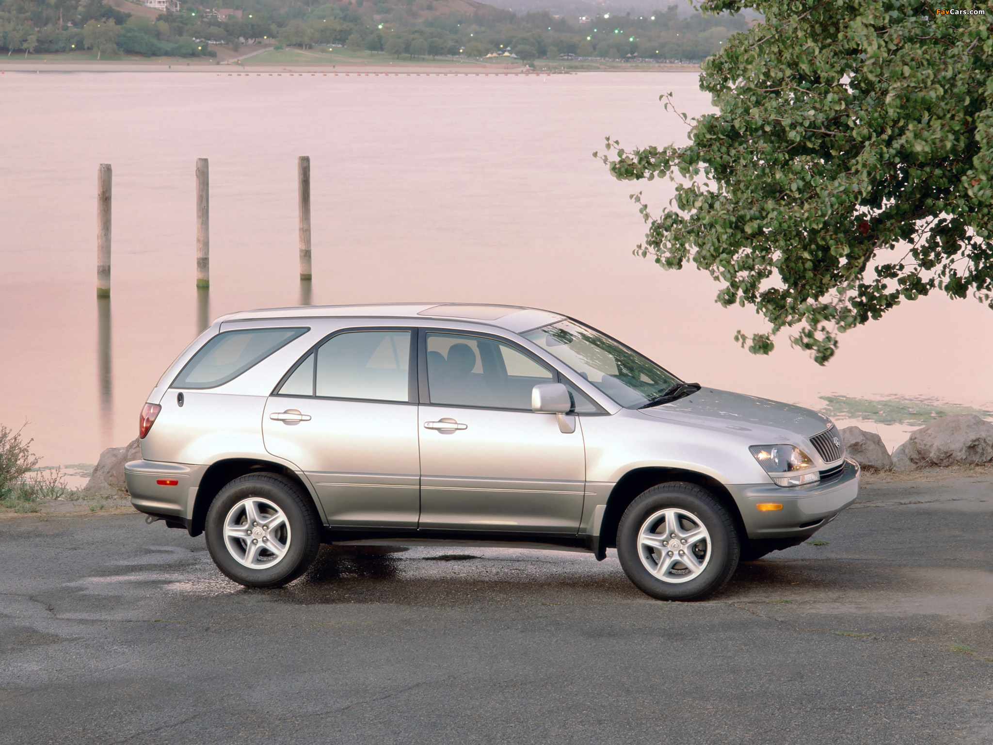 Images of Lexus RX 300 1998–2000 (2048 x 1536)