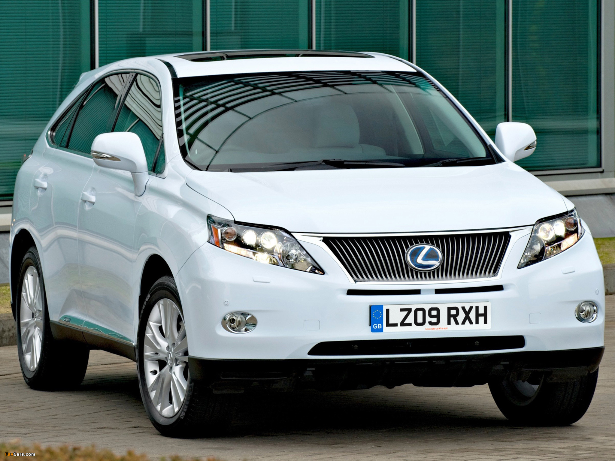 Images of Lexus RX 450h UK-spec 2009–12 (2048 x 1536)