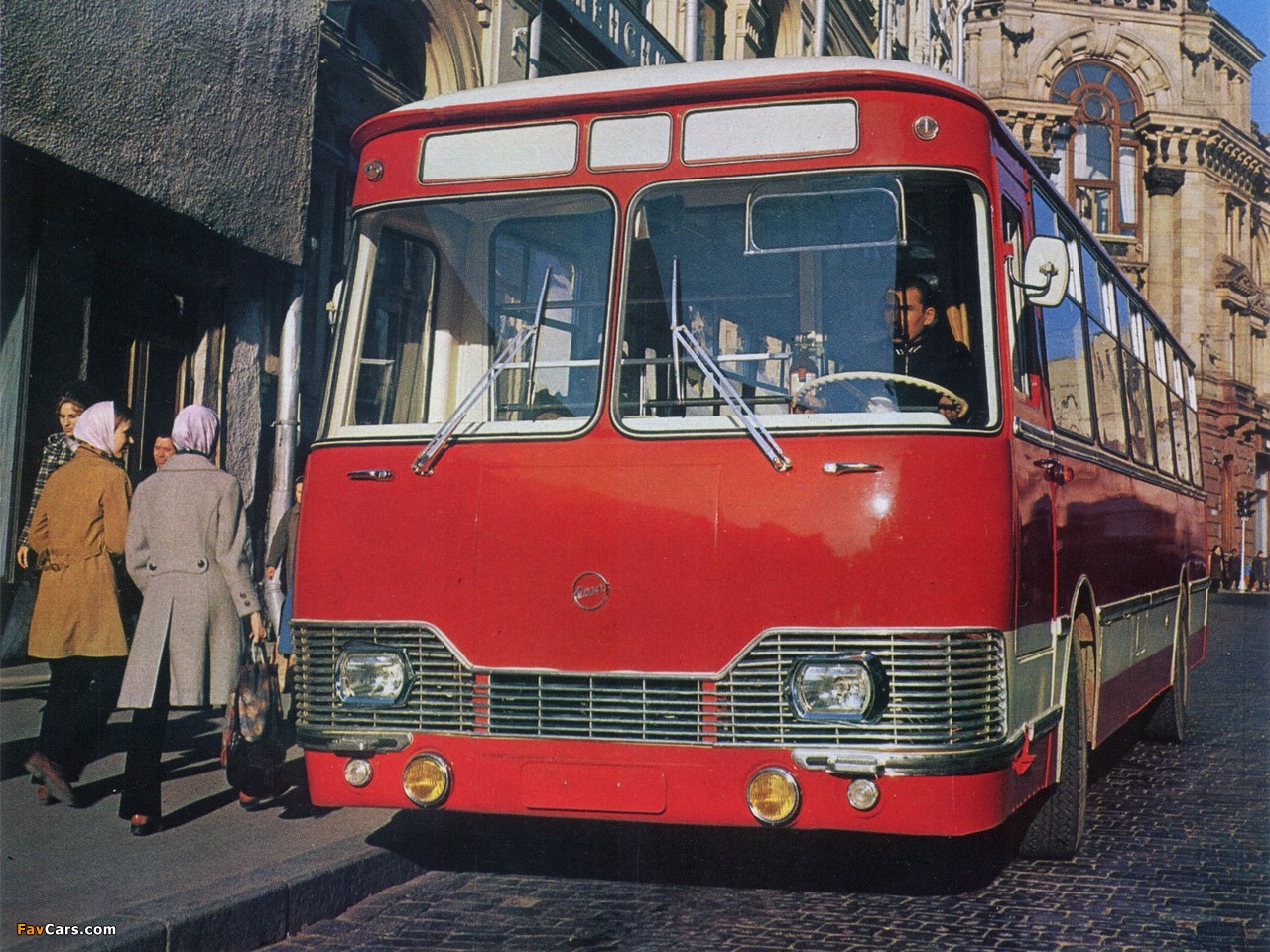 Photos of 677 1967–78 (1280 x 960)