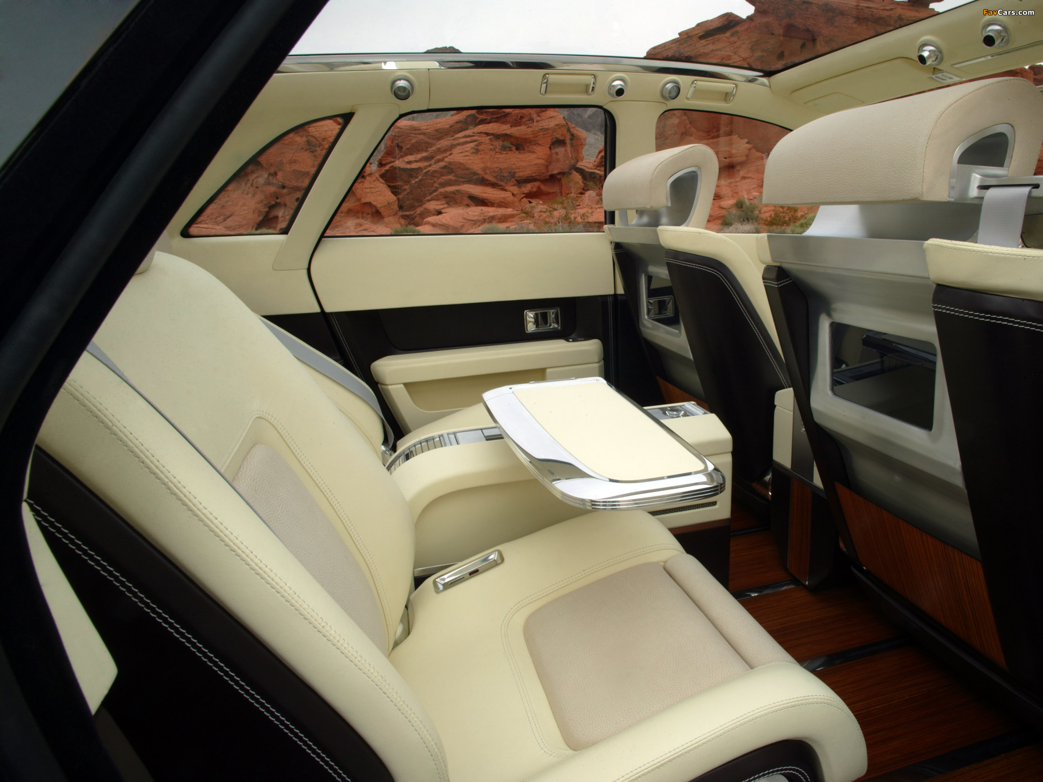 Images of Lincoln Aviator Concept 2004 (2048 x 1536)