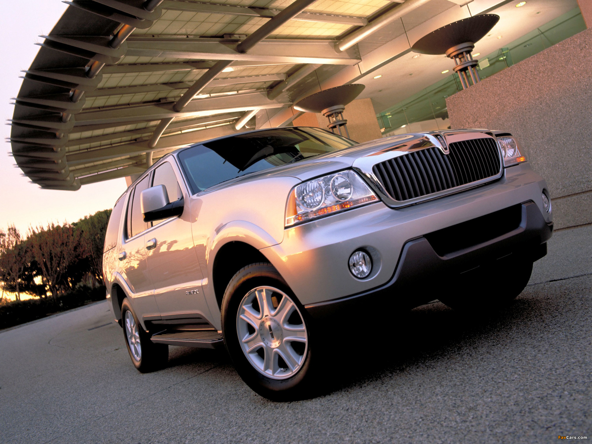 Lincoln Aviator 2002–05 wallpapers (2048 x 1536)