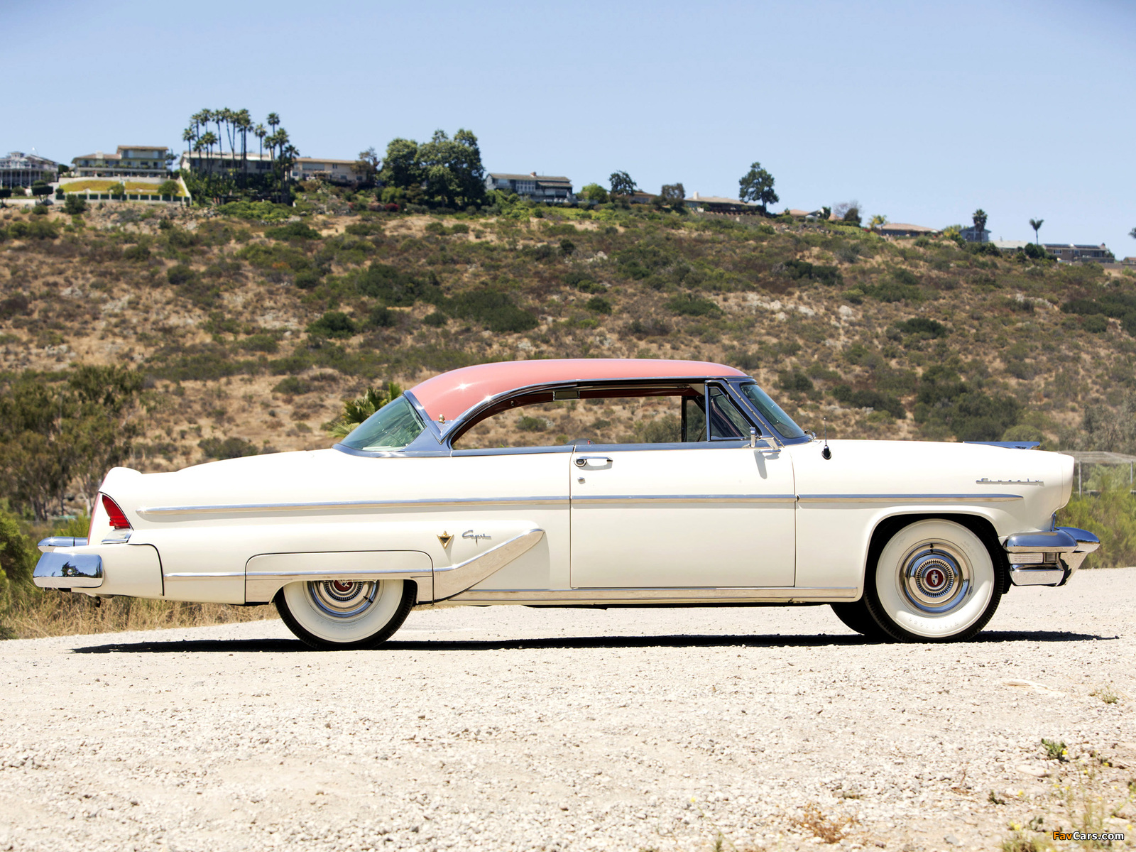 Images of Lincoln Capri Special Custom Hardtop Coupe (60A) 1955 (1600 x 1200)