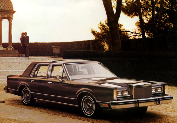 Lincoln Continental Mark VI 4-door Sedan 1980–83 pictures