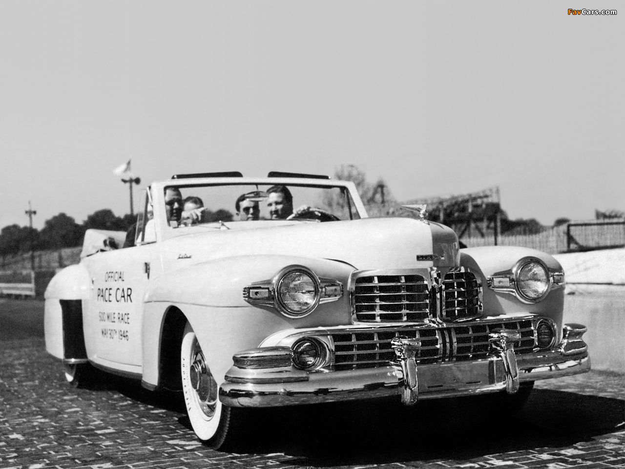 Images of Lincoln Continental Cabriolet Indy 500 Pace Car 1946 (1280 x 960)