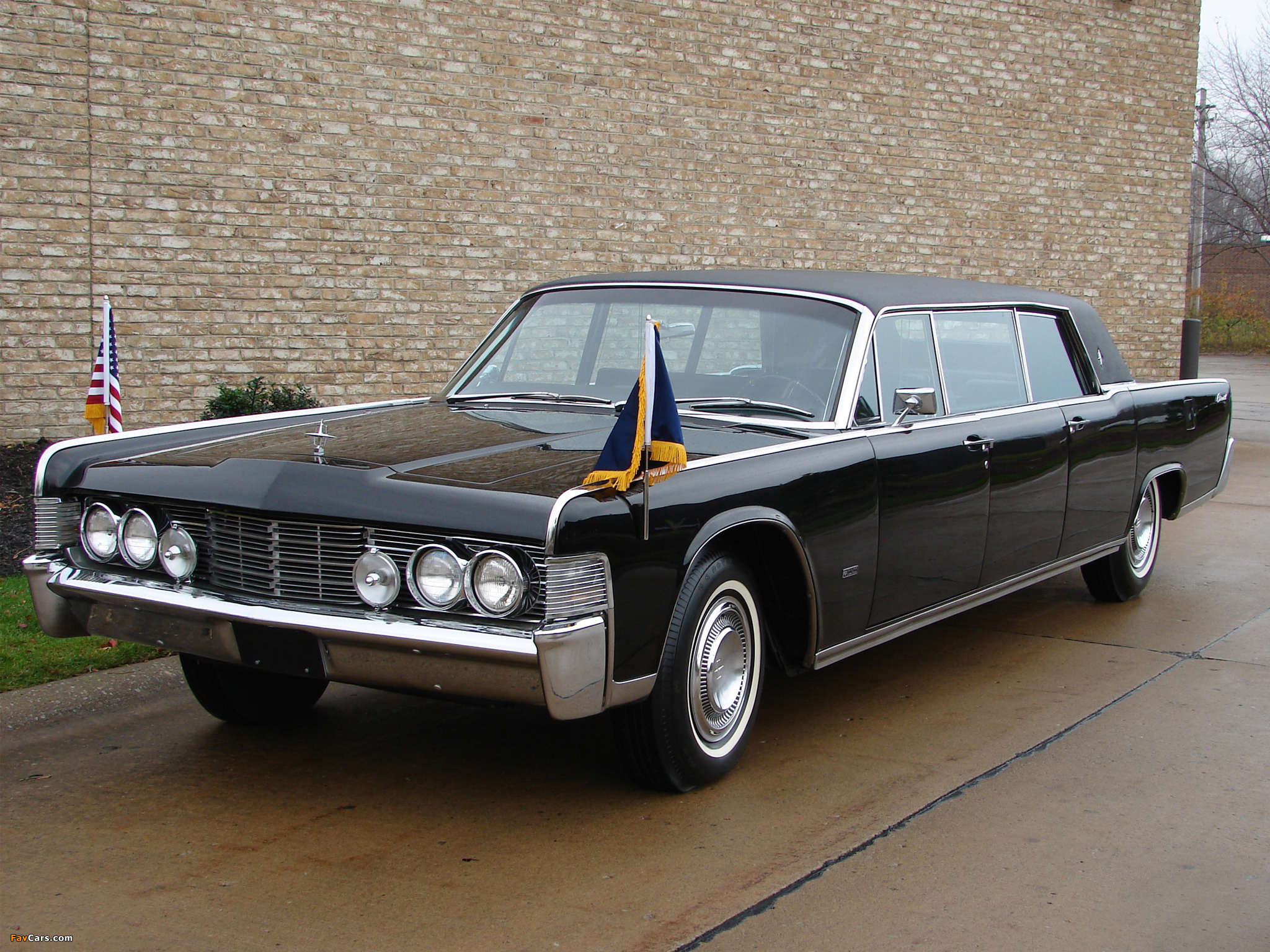 Images of Lincoln Continental Executive Limousine by Lehmann-Peterson 1965 (2048 x 1536)