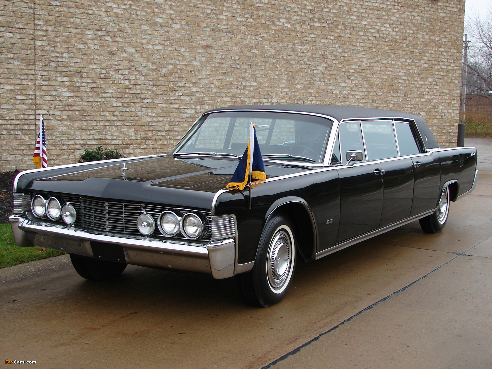 Images of Lincoln Continental Executive Limousine by Lehmann-Peterson 1965 (1600 x 1200)
