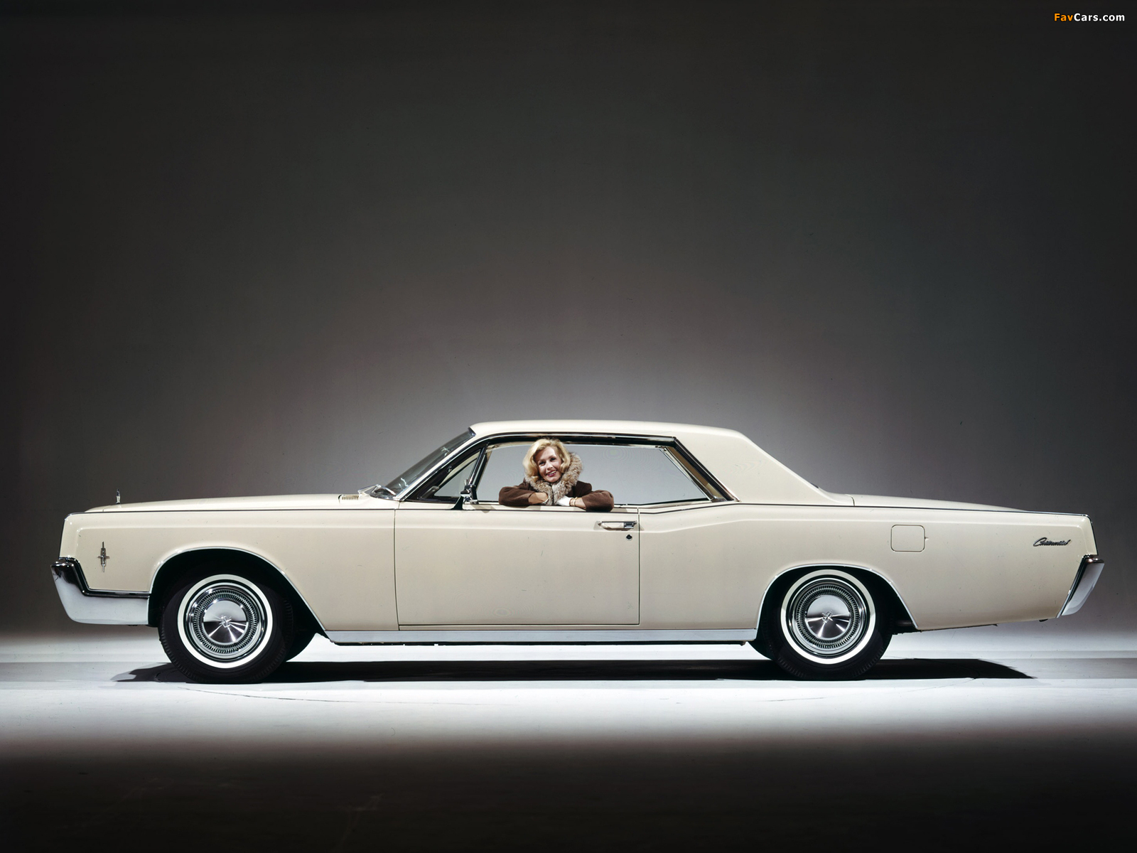 Images of Lincoln Continental Hardtop Coupe 1966 (1600 x 1200)