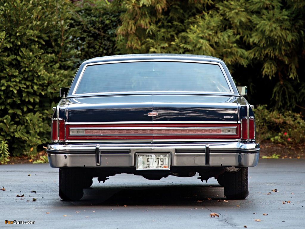 Images of Lincoln Continental Town Car 1977 (1024 x 768)